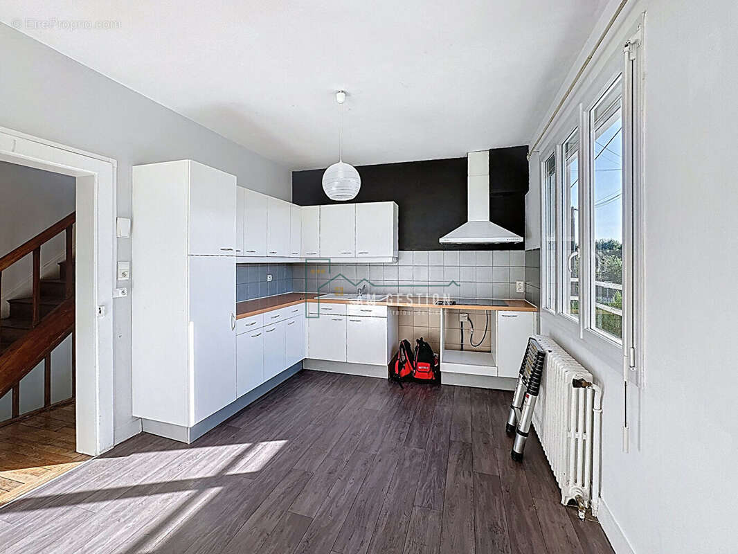 Maison à AIXE-SUR-VIENNE