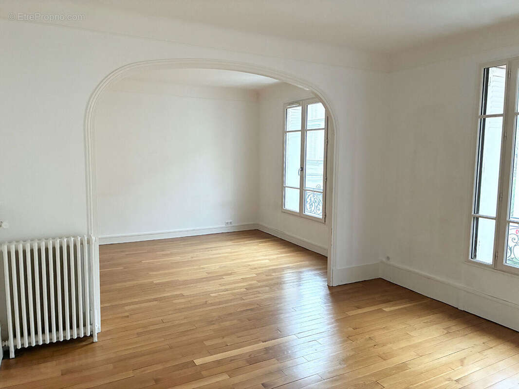 Appartement à ENGHIEN-LES-BAINS