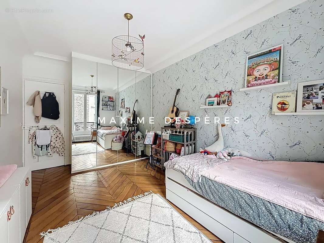 Appartement à NEUILLY-SUR-SEINE