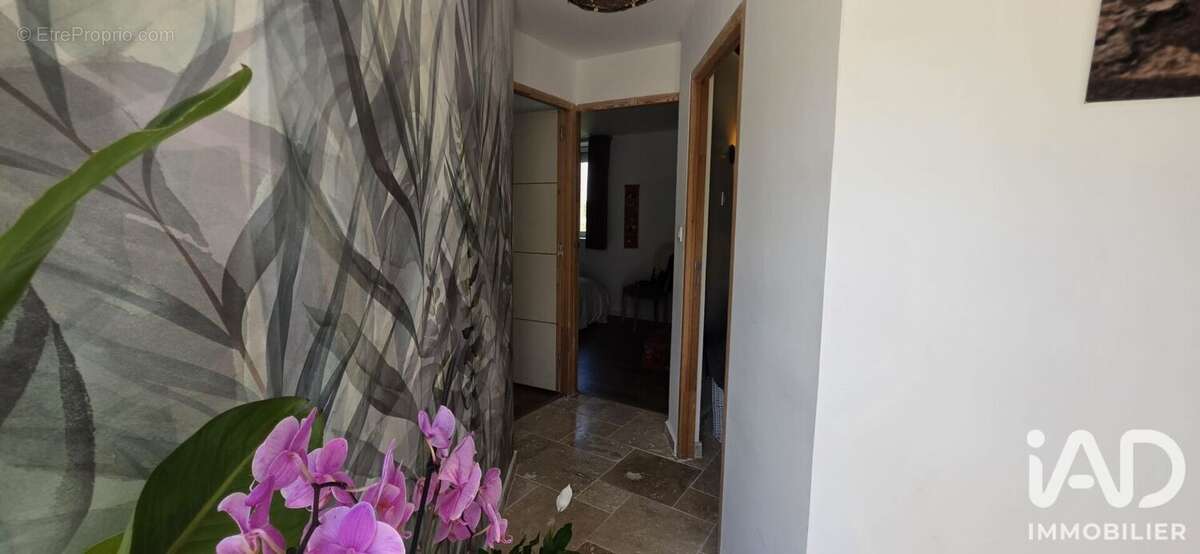 Maison 240 m² à Montrem  - photo 7