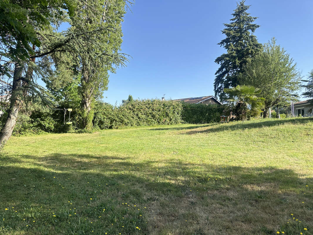 Terrain à LA FOUILLOUSE