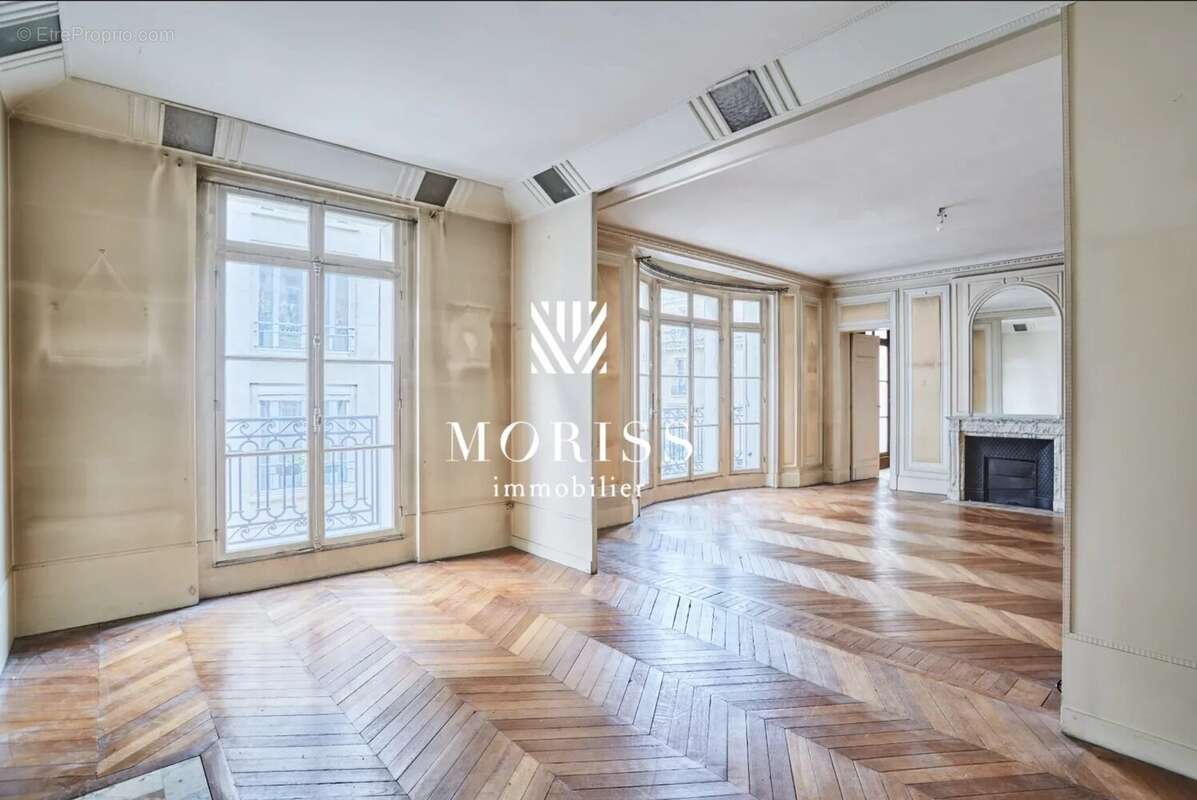 Appartement à PARIS-17E