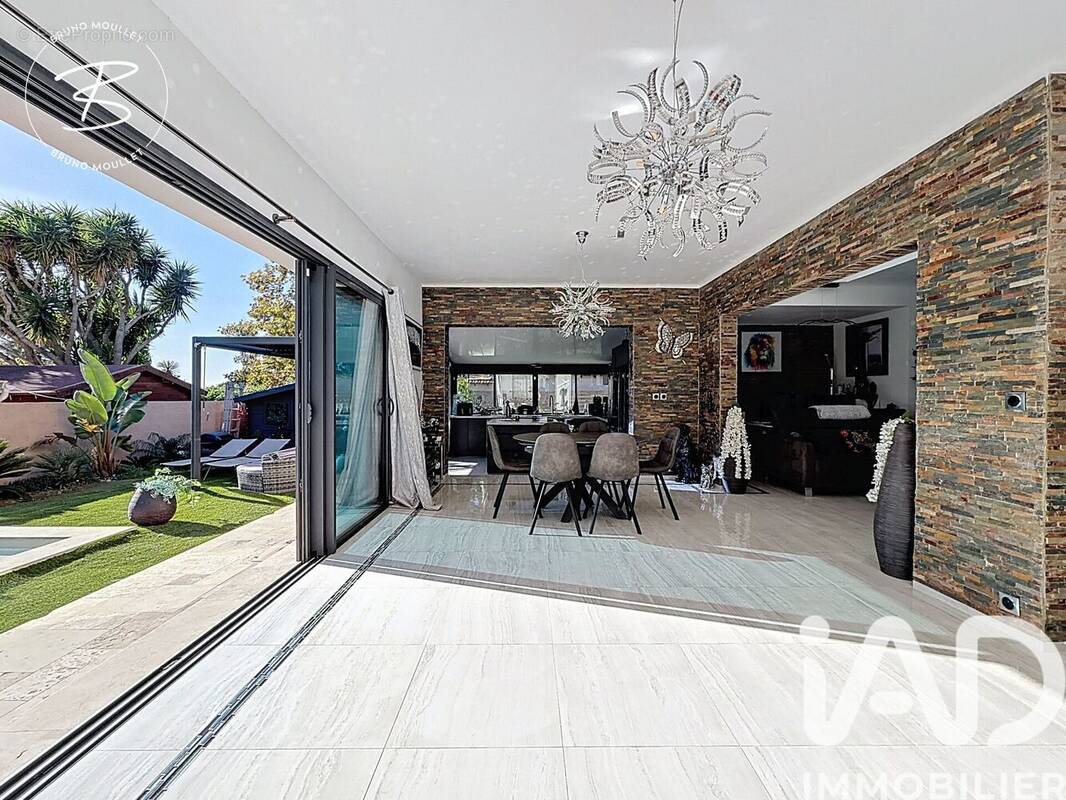 Photo 1 - Maison à SIX-FOURS-LES-PLAGES