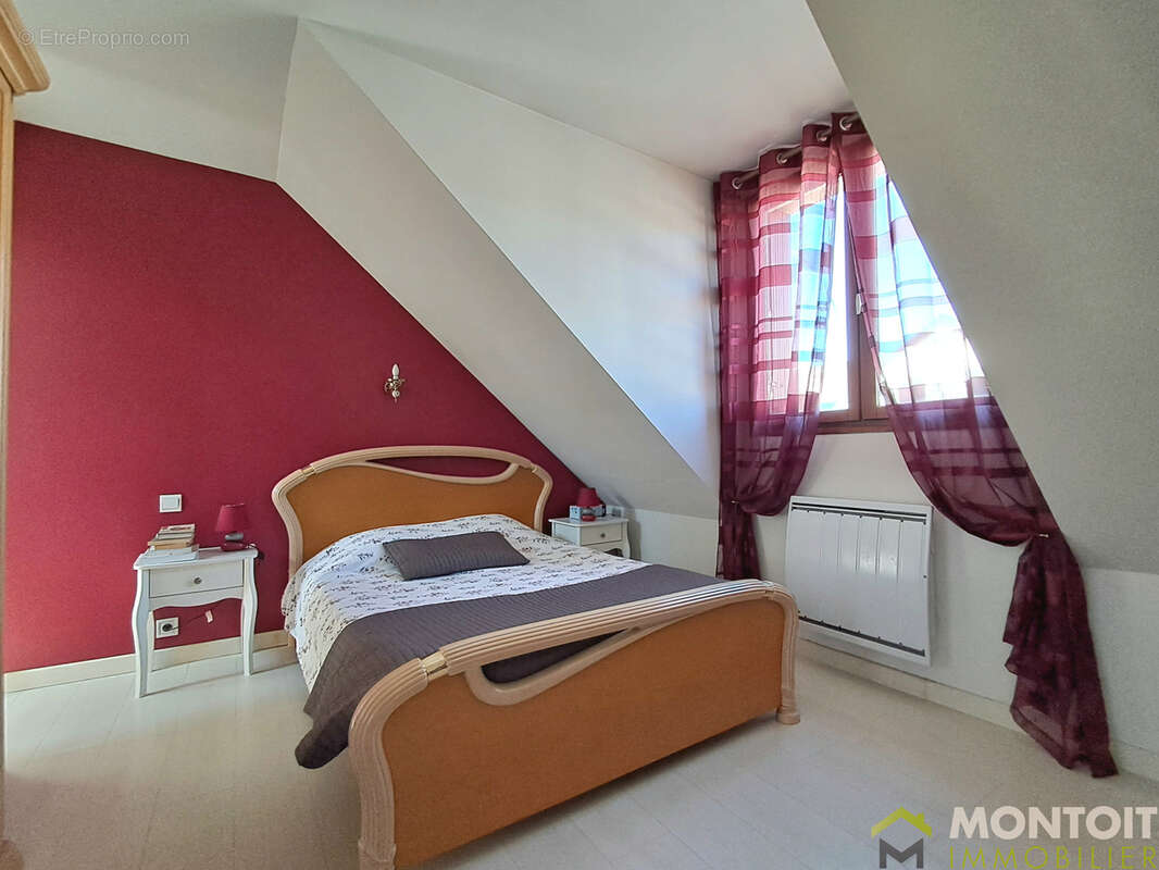 Maison 7 pieces - 160m2 - 5 chambres - garage double - jardin - proche toutes commodites - photo 18