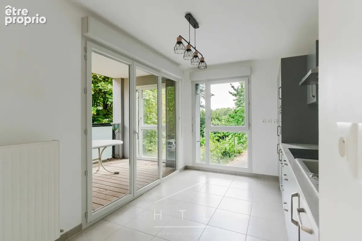 Appartement T3 au dernier étage avec balcon et garage à Saint-Germain-au-Mont-d'Or - photo 4