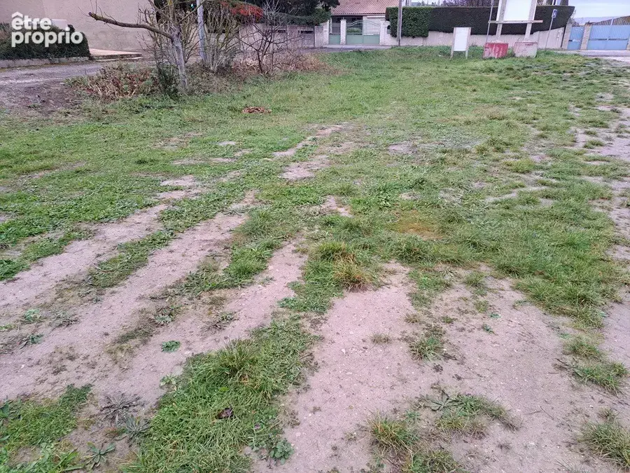 Terrain 300 m² à vendre à Le Puy-Sainte-Reparade (13610) - photo 3