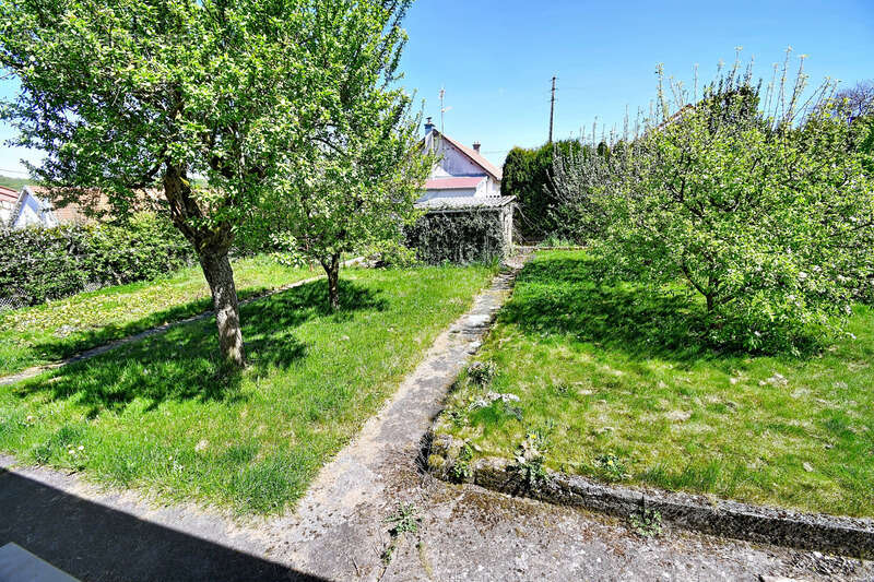 Maison à BEUVEILLE