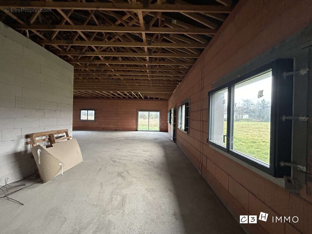 Commerce à LAVERNOSE-LACASSE