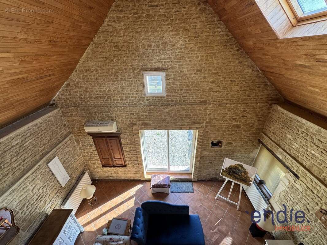 Maison à CLINCHAMPS-SUR-ORNE