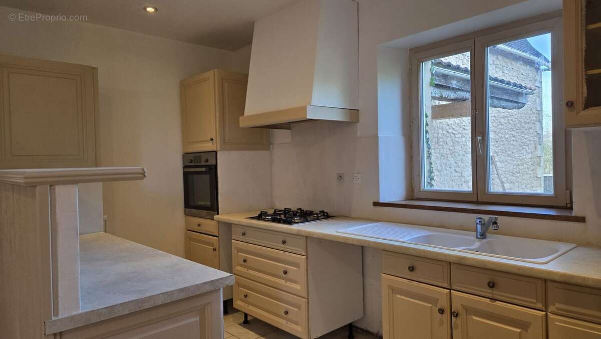 Cuisine maison d'amis - Maison à LE BUGUE