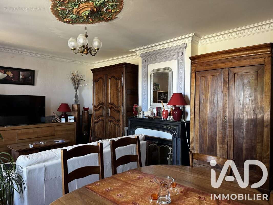 Maison 334 m² à Pleine-Selve  - photo 5