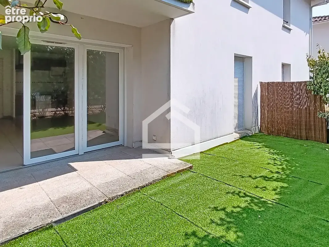 Mérignac   T2 en rez-de-chaussée avec terrasse couverte et jardin privatif - photo 3