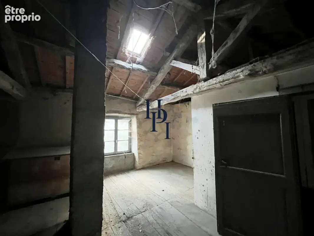 Vente maison de village à rénover avec garage et terrain non attenant - photo 11