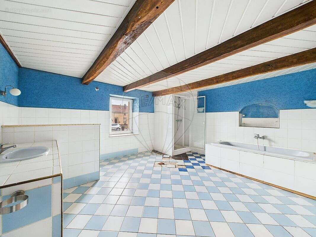 Maison à COSNES-ET-ROMAIN