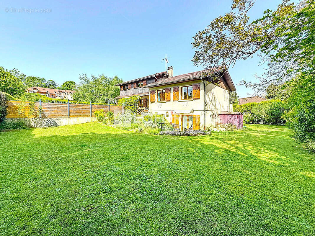 Maison à CHALLES-LES-EAUX