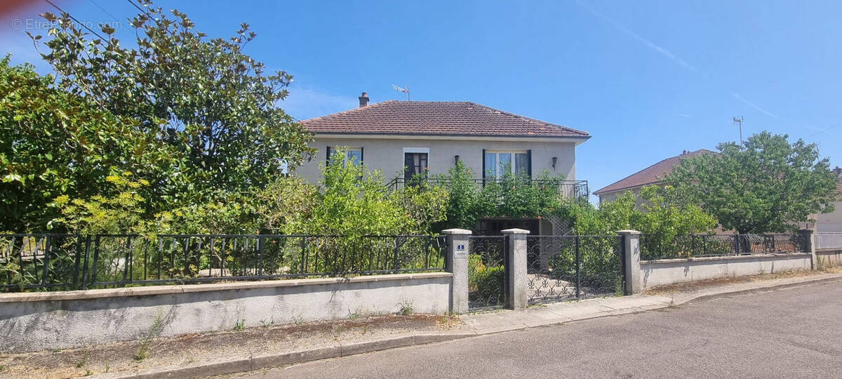 Maison à PARAY-LE-MONIAL