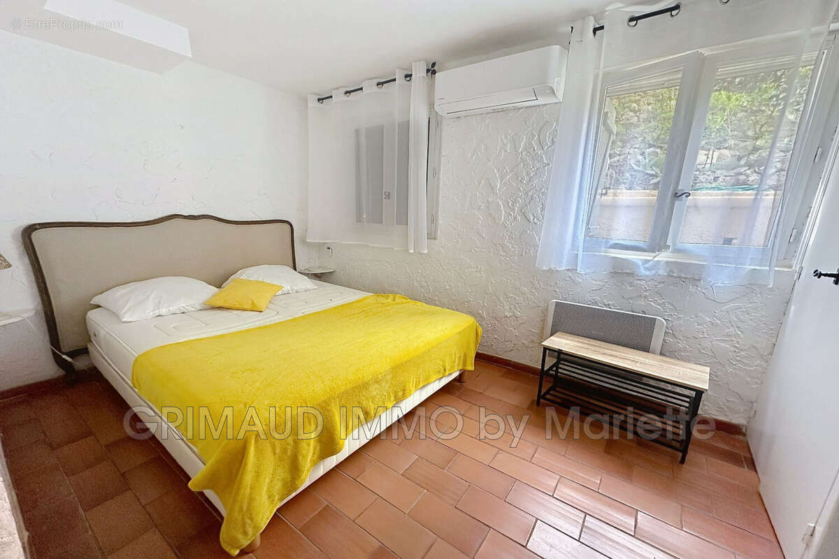 Appartement à GRIMAUD
