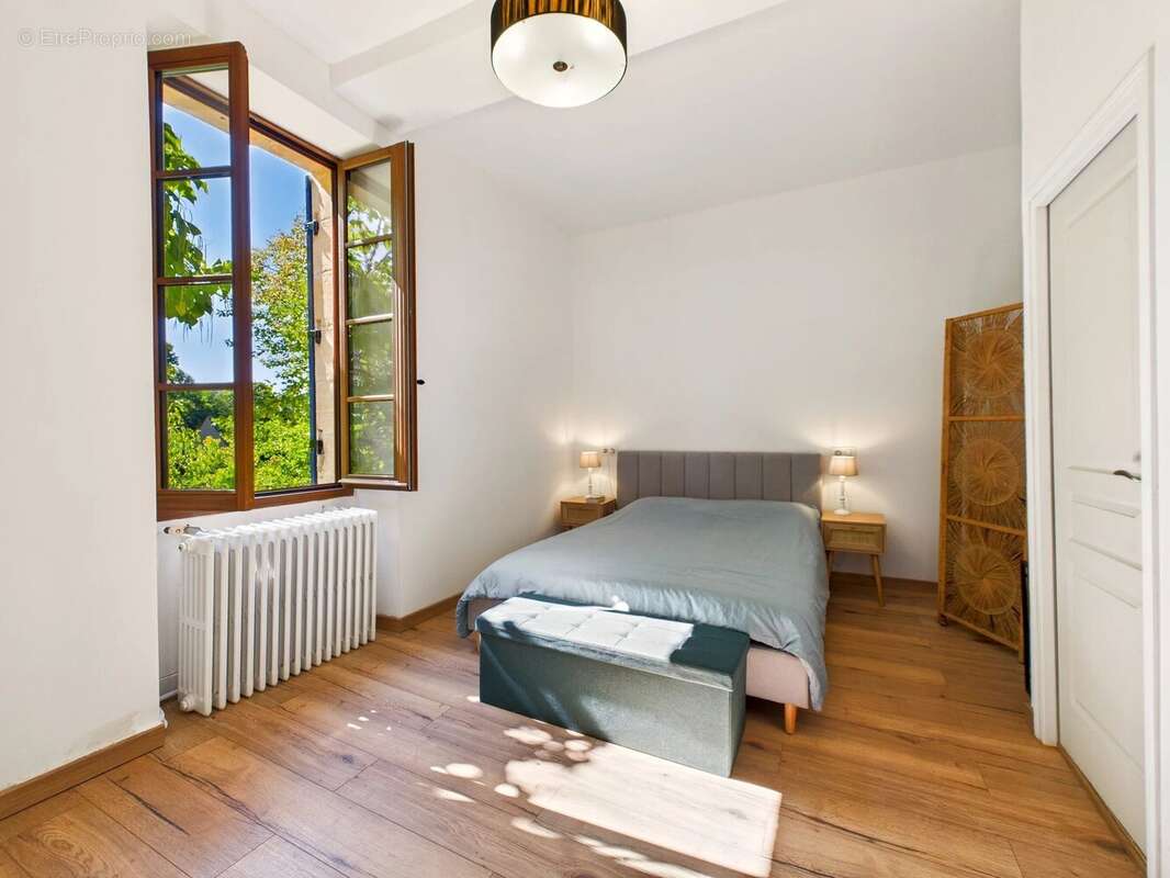 Maison à BEYNAC-ET-CAZENAC