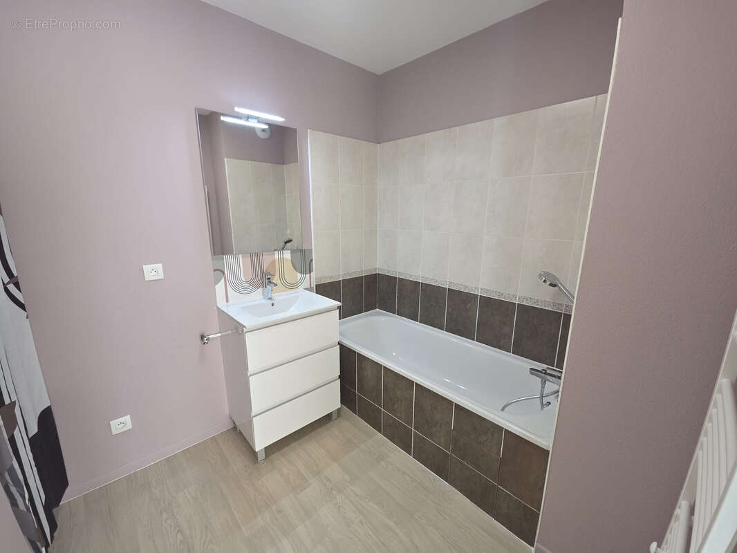 Appartement à CASTELGINEST