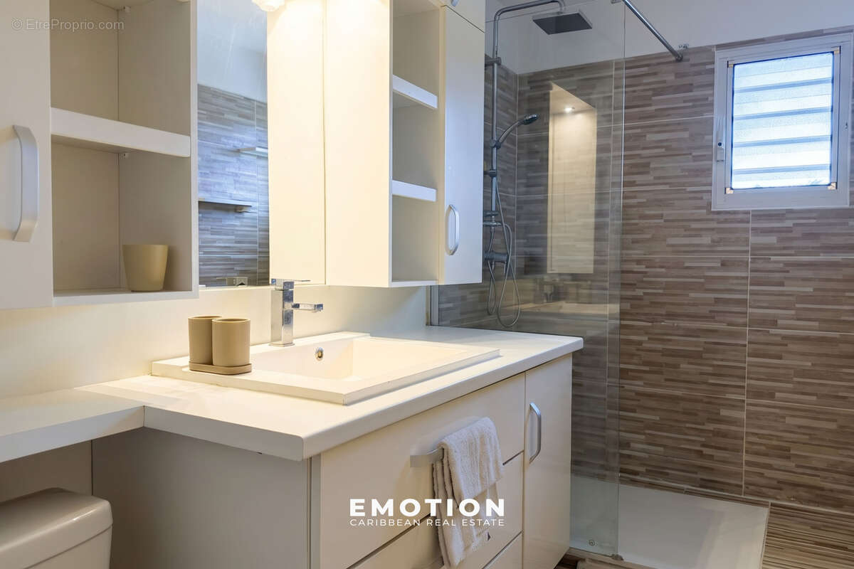 Maison à BAIE-MAHAULT