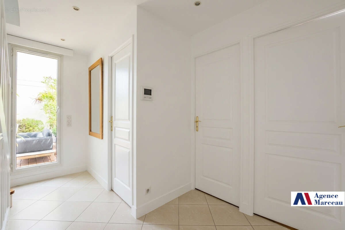 Maison à COURBEVOIE