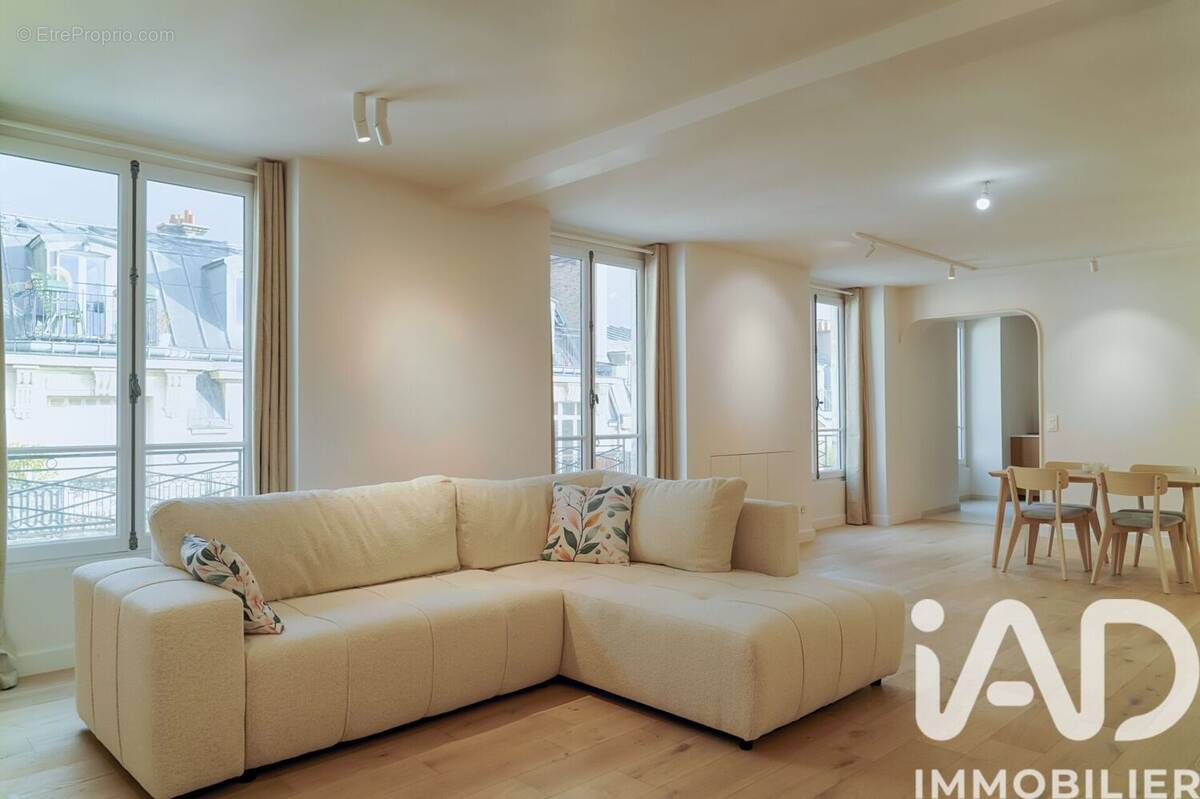Photo 1 - Appartement à PARIS-8E