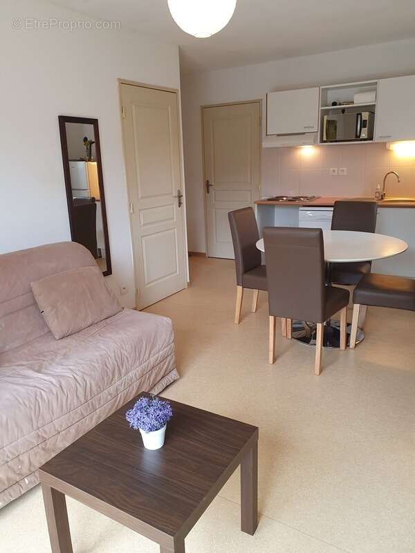 Appartement à AVENE