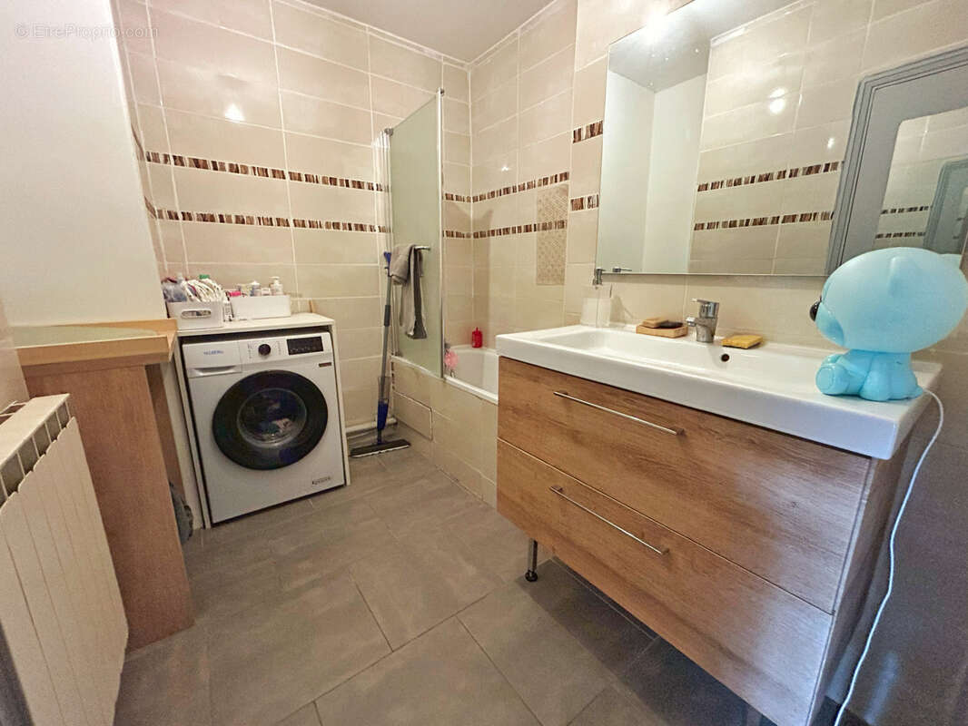 Appartement T3 - Résidence sécurisée - Centre Grigny - photo 5