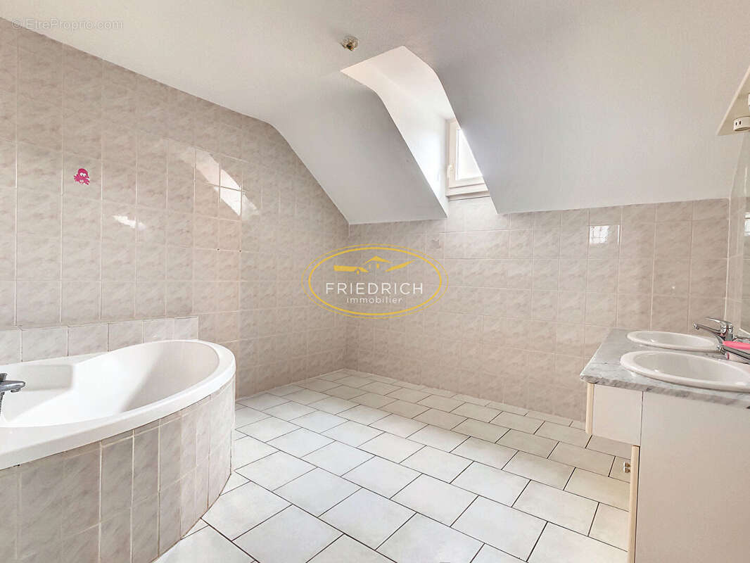 Belle maison de maitre - centre ville - photo 9
