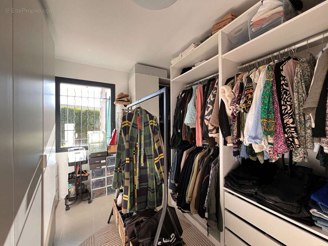 Maison à L'ISLE-SUR-LA-SORGUE