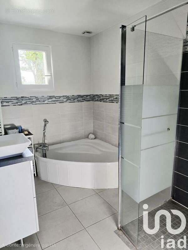 Photo 5 - Maison à LA CHAPELLE-DES-MARAIS