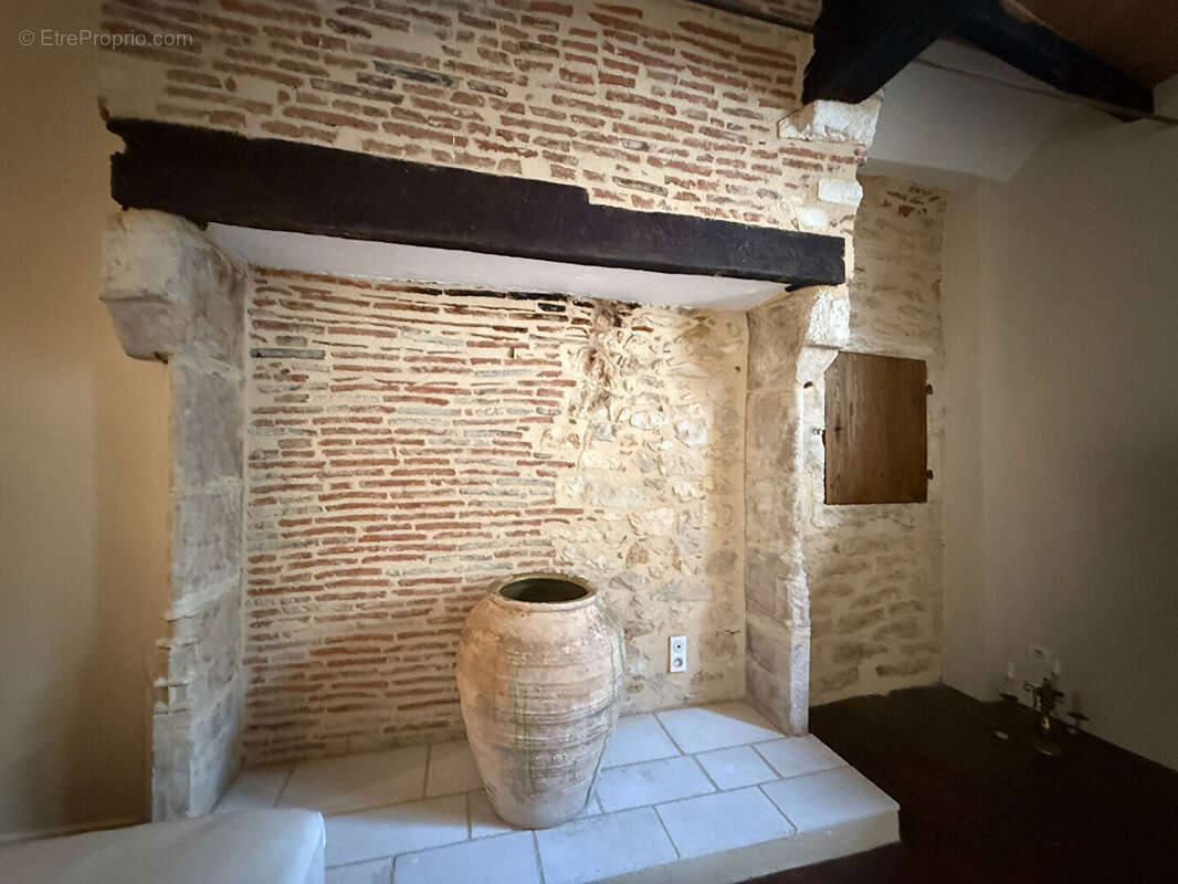 Maison à PUY-L&#039;EVEQUE