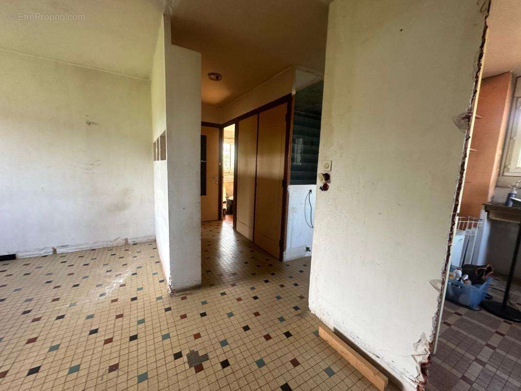 Grenay – Maison à fort potentiel de 140 m² avec terrain constructible - photo 20