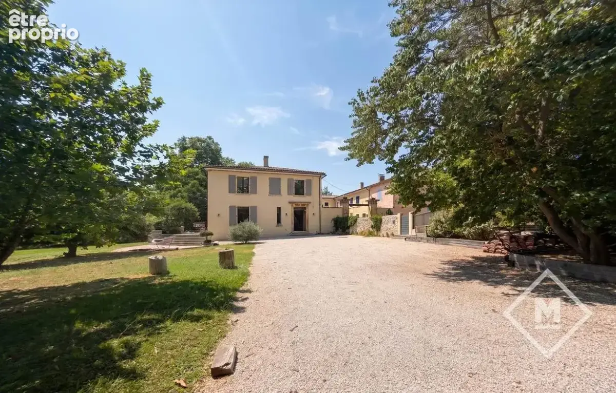 Ancien corps de ferme du XVIIᵉ siècle – 256 m² sur 5 000 m² de parc arboré - photo 3