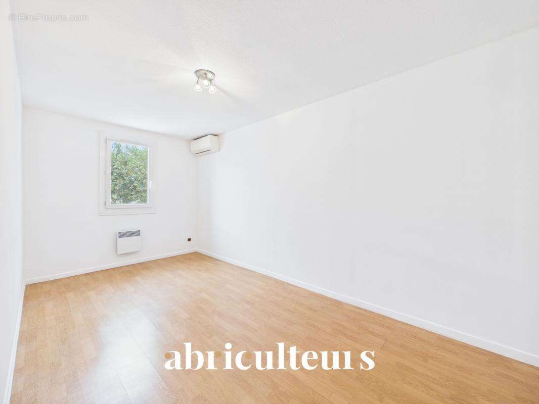 Maison familiale T5 avec terrasse et garage en vente dans le quartier Timone / Saint-Pierre (13010) - photo 9