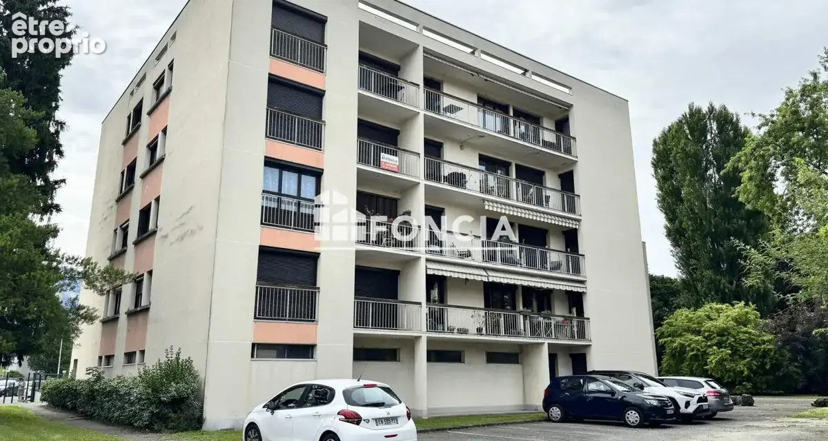 Saint Martin d'Hères, Rue Galilée résidence l'Hermitage II, secteur "La Croix Rouge", Beau T2 Bis de 65 m2 avec Parking - photo 8