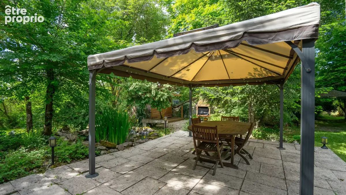 Propriété équestre de caractère avec 5 hectares, piscine couverte et dépendances - photo 6