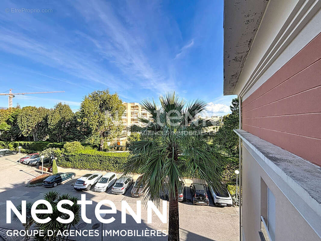 Appartement à VALLAURIS