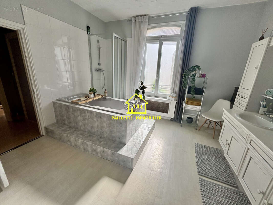 Maison à MONTIVILLIERS