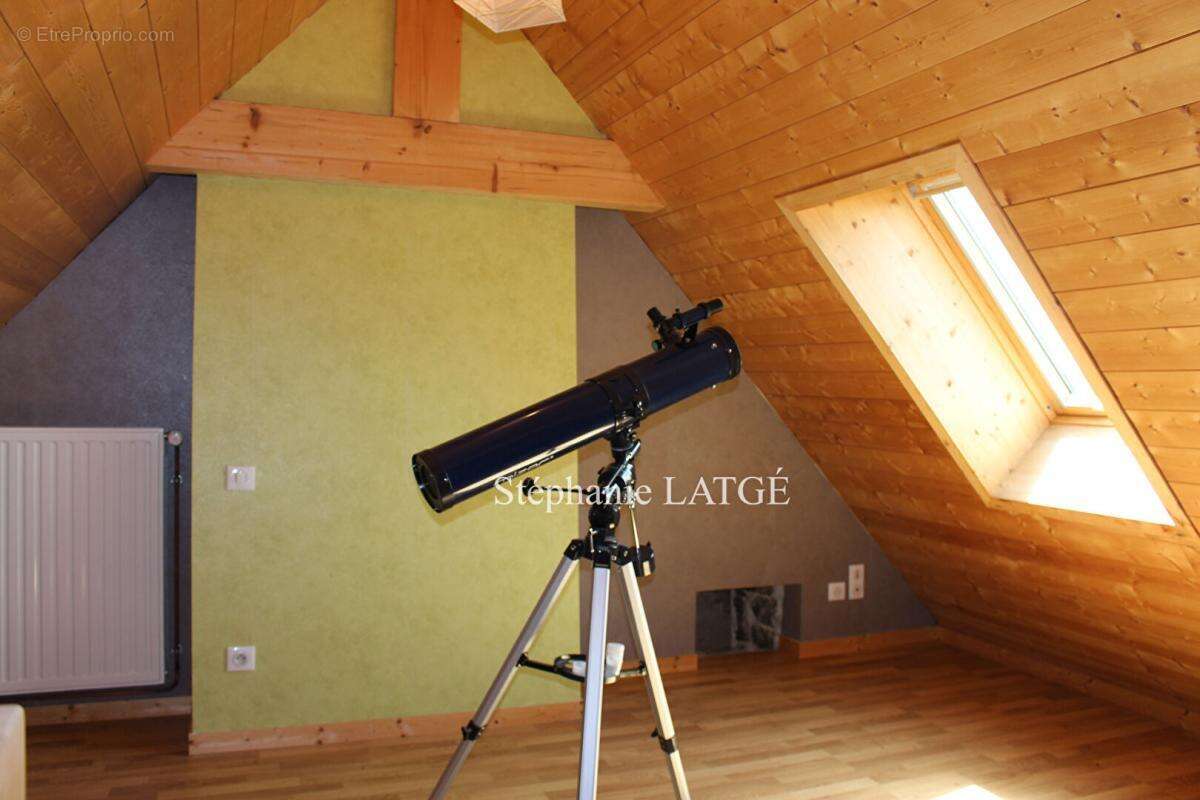 Ferme rénovée de 5 chambres avec Gîte à Larodde (63) - photo 12