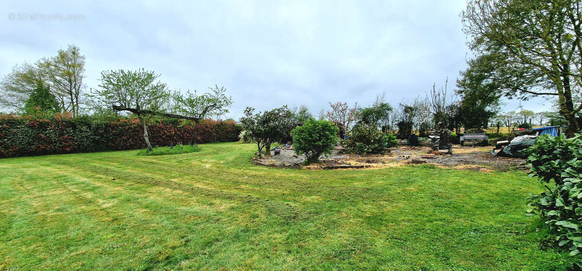 Maison à LA CHAPELLE-GLAIN