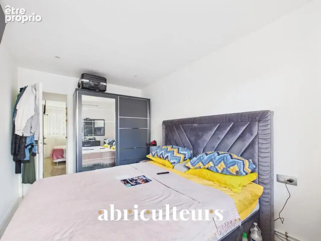 Maison familiale de plain pied - 5 chambres - 134 m²  - avec jardin, terrasse et 3 stationnements — Bezons - photo 15