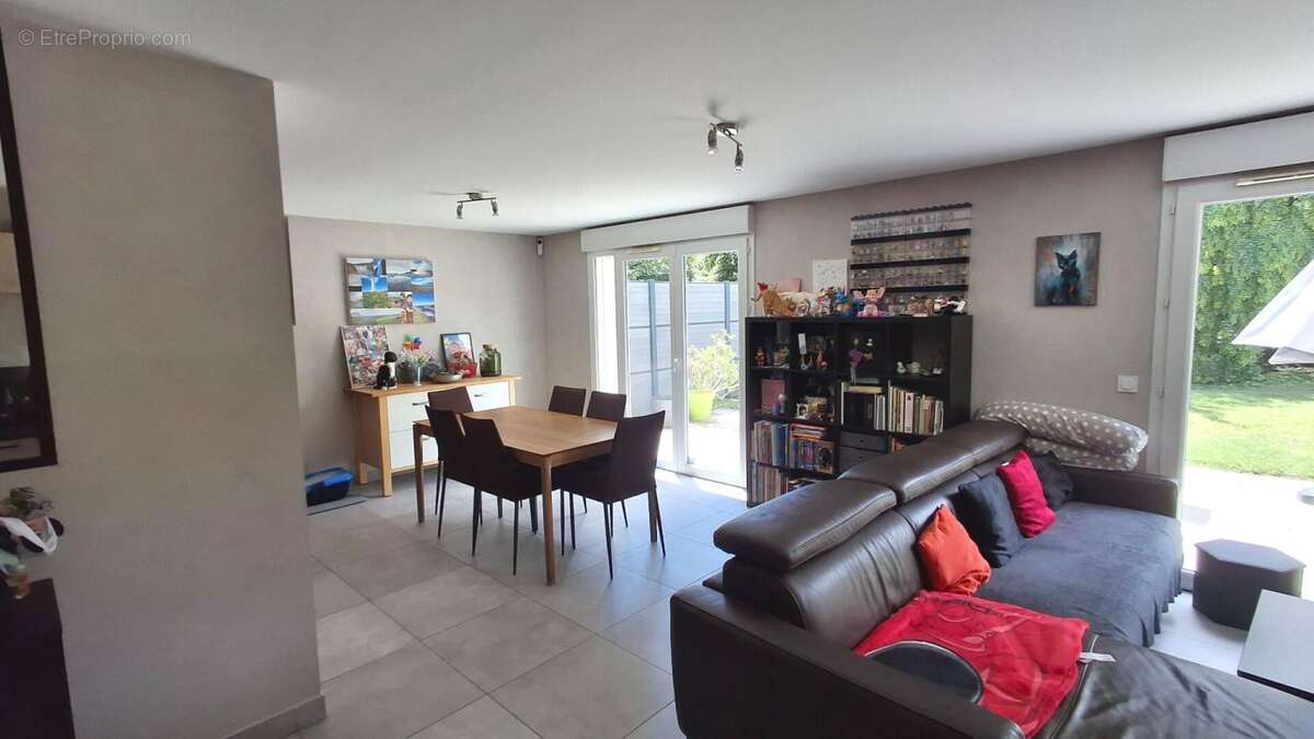 Maison à LIMAS