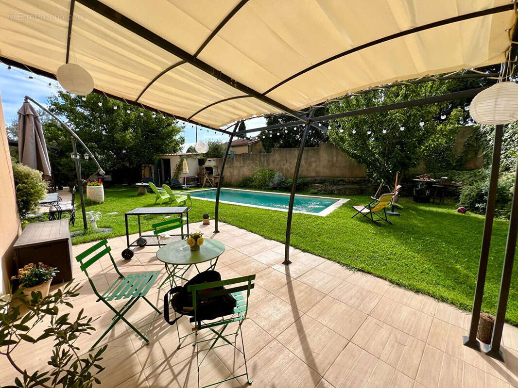 Maison à SAUVETERRE