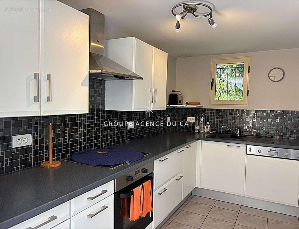 A vendre villa "beaumont" 4 chambres 2 appartements piscine parkings aux issambres - photo 15