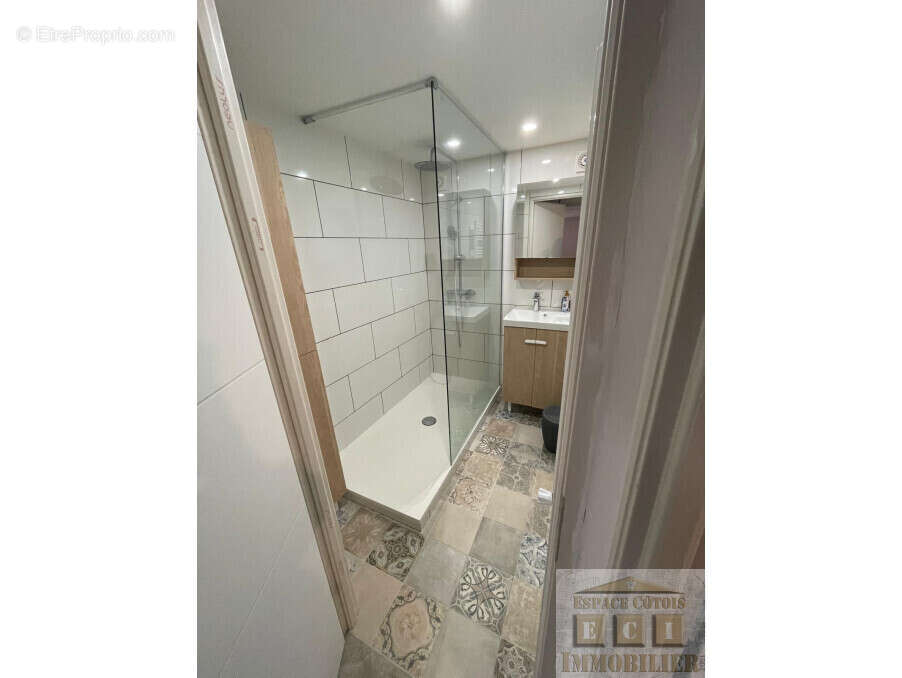 Maison à SAINT-SIMEON-DE-BRESSIEUX