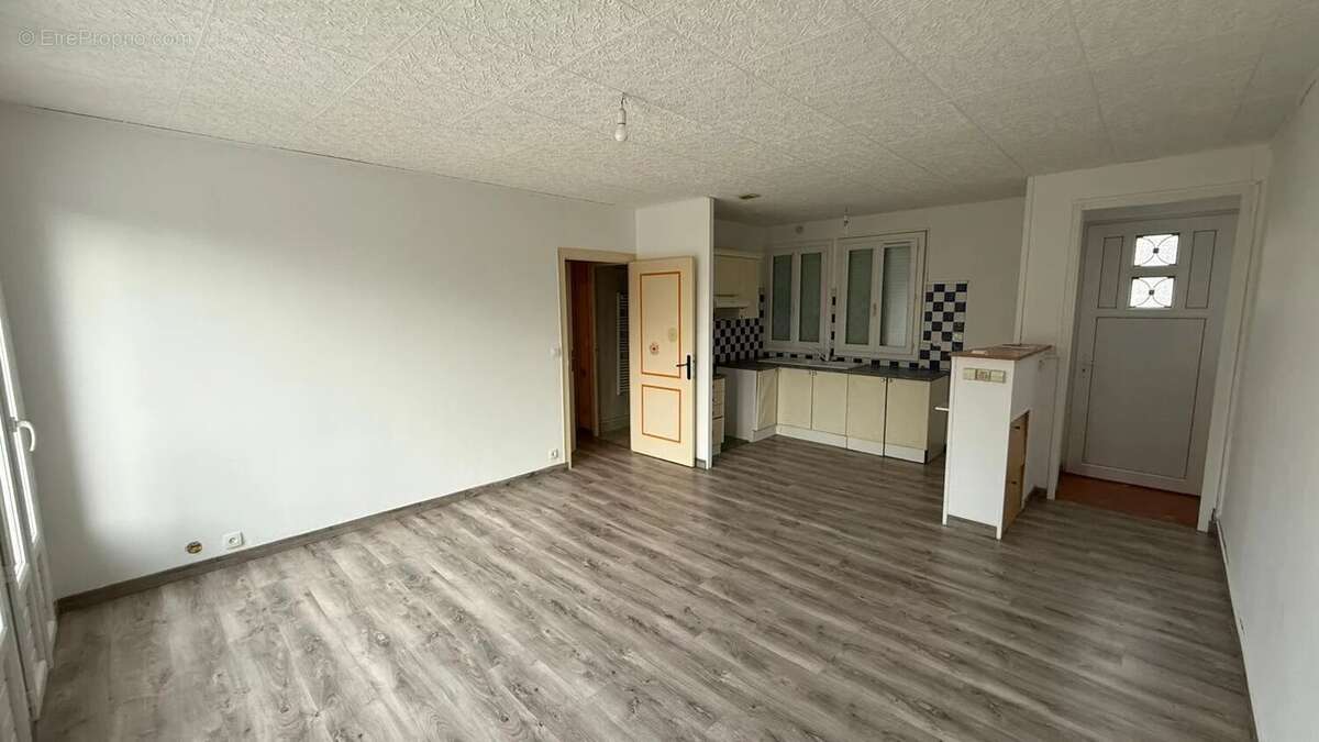 Maison à SAILLAT-SUR-VIENNE