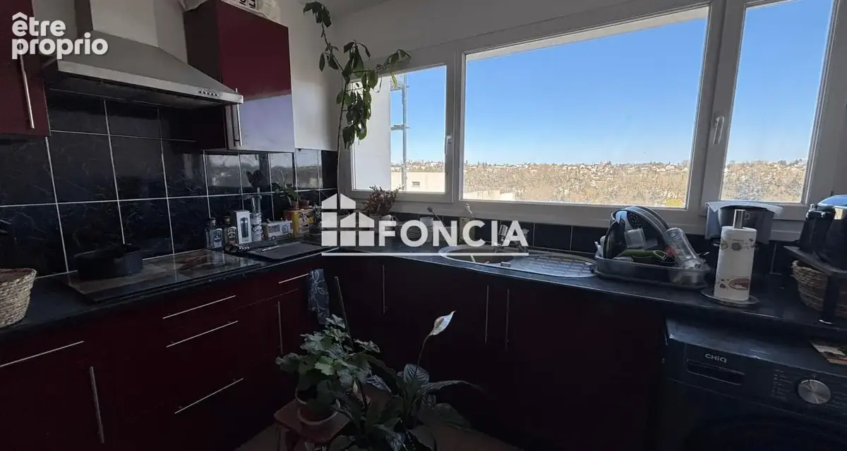 Appartement vendu occupé au 10 ème étage avec balcon - photo 3