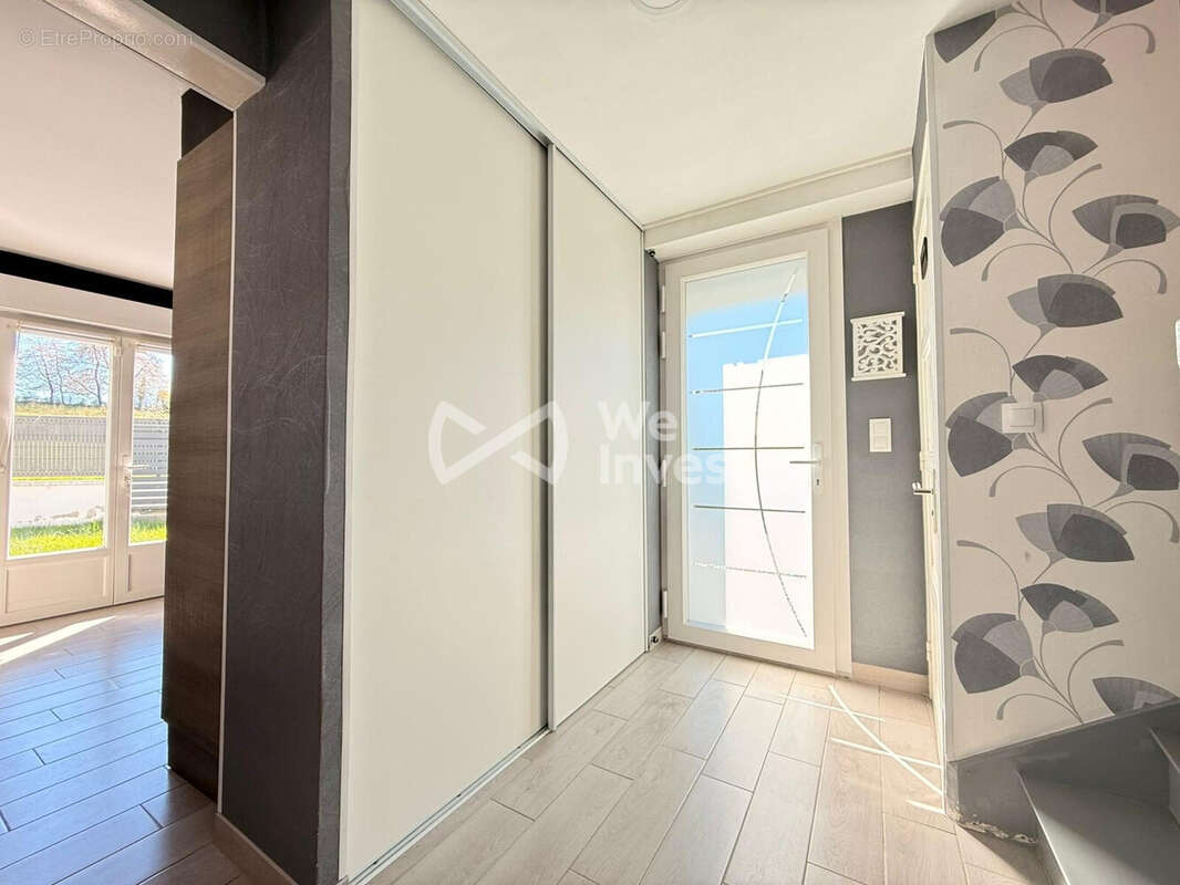 Maison 77 m² à Carignan  - photo 6
