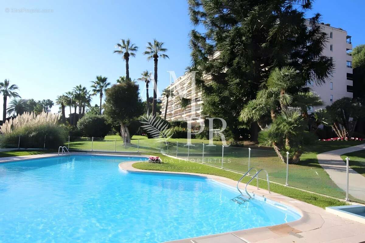 Appartement à VALLAURIS